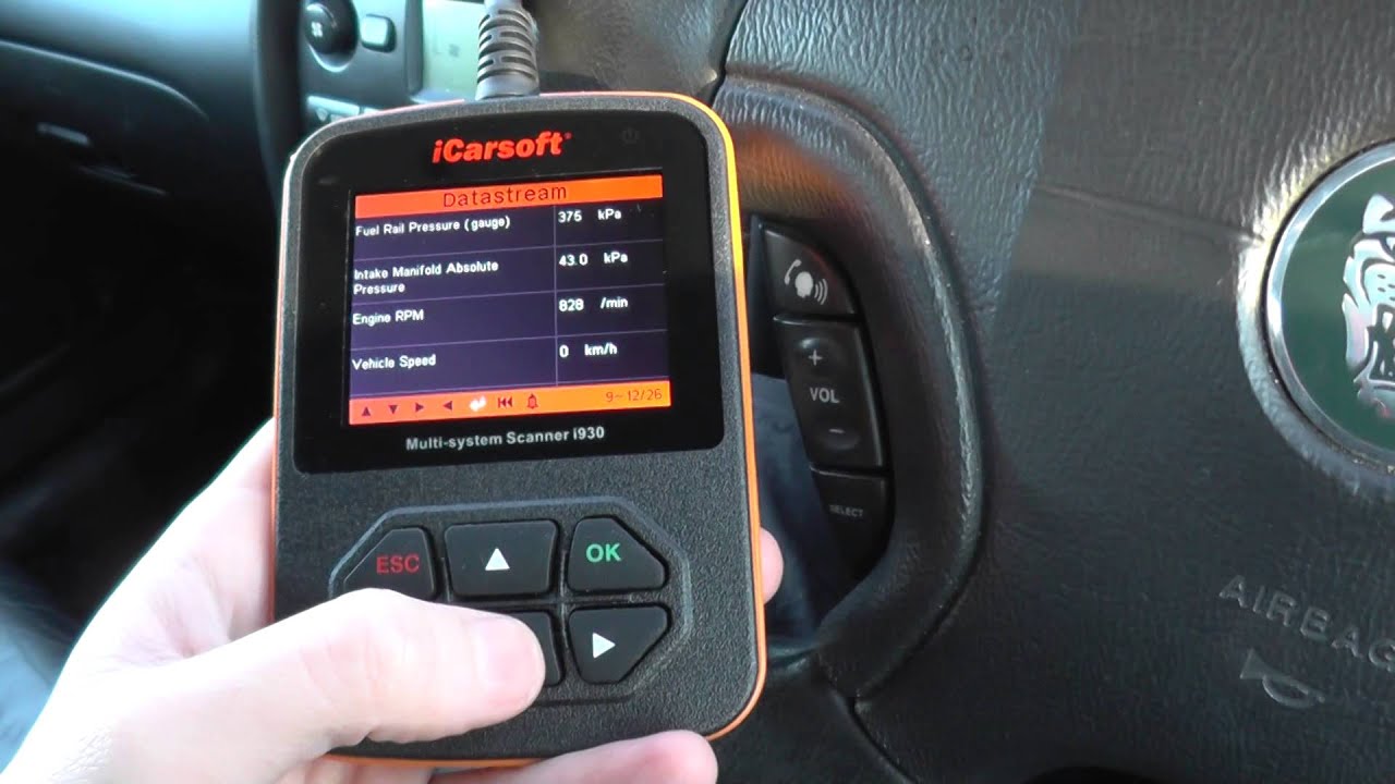 Jaguar Live Diagnostic Data Using iCarsoft i930