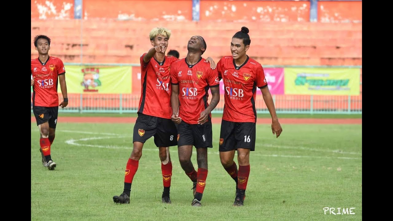 OMG MY FIRST START IN PROFESSIONAL FOOTBALL | CHANG FA CUP | - YouTube