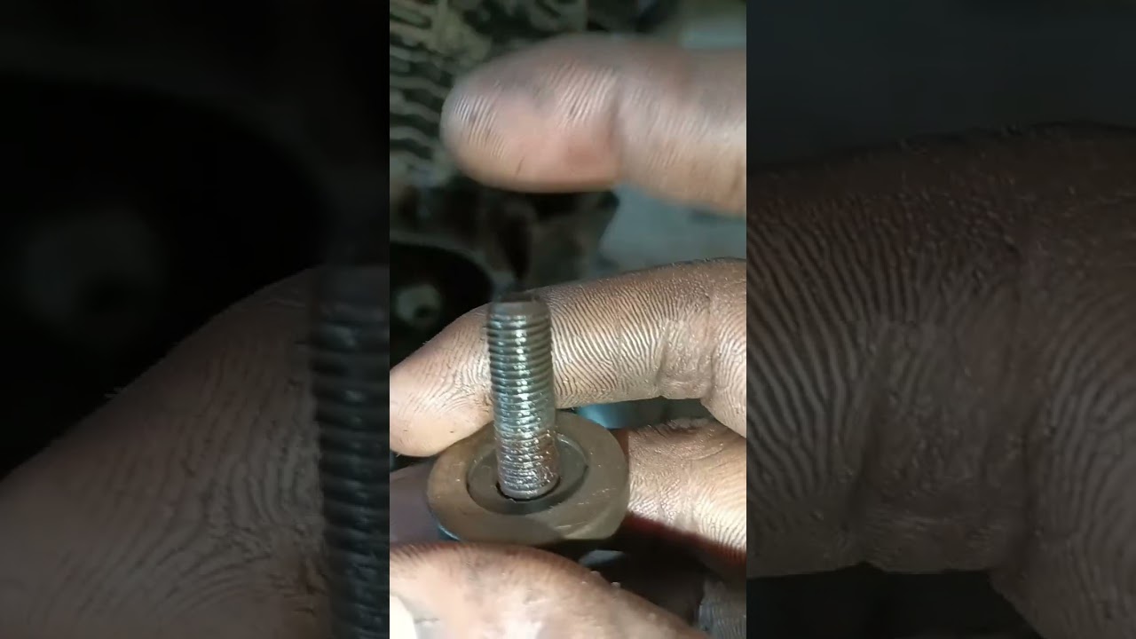 Discover 125 ST half engine fitting