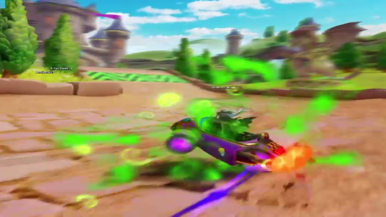 Crash Team Racing Nitro Fueled | BUG/GLITCH | WHY DIDN'T I GET HIT BY THE BEAKER?!?!