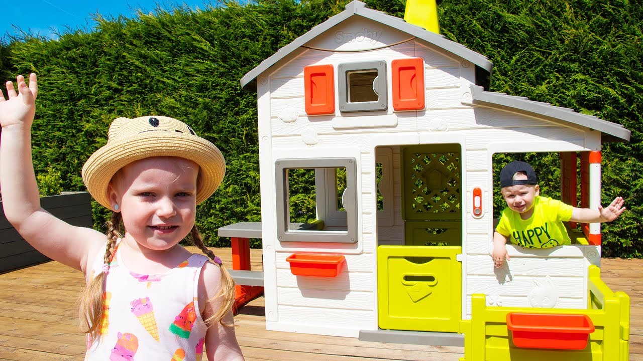 Gaby and Alex Pretend play with Playhouse for kids