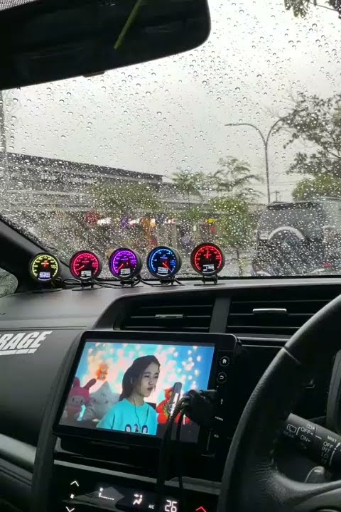story wa musim hujan di atas mobil 😍