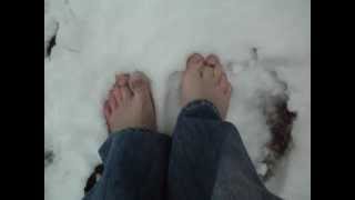 Bare feet in the snow again / Schon wieder barfuß im Schnee