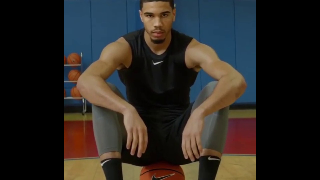 Nike unveils self lacing shoes, controlled with smartphone