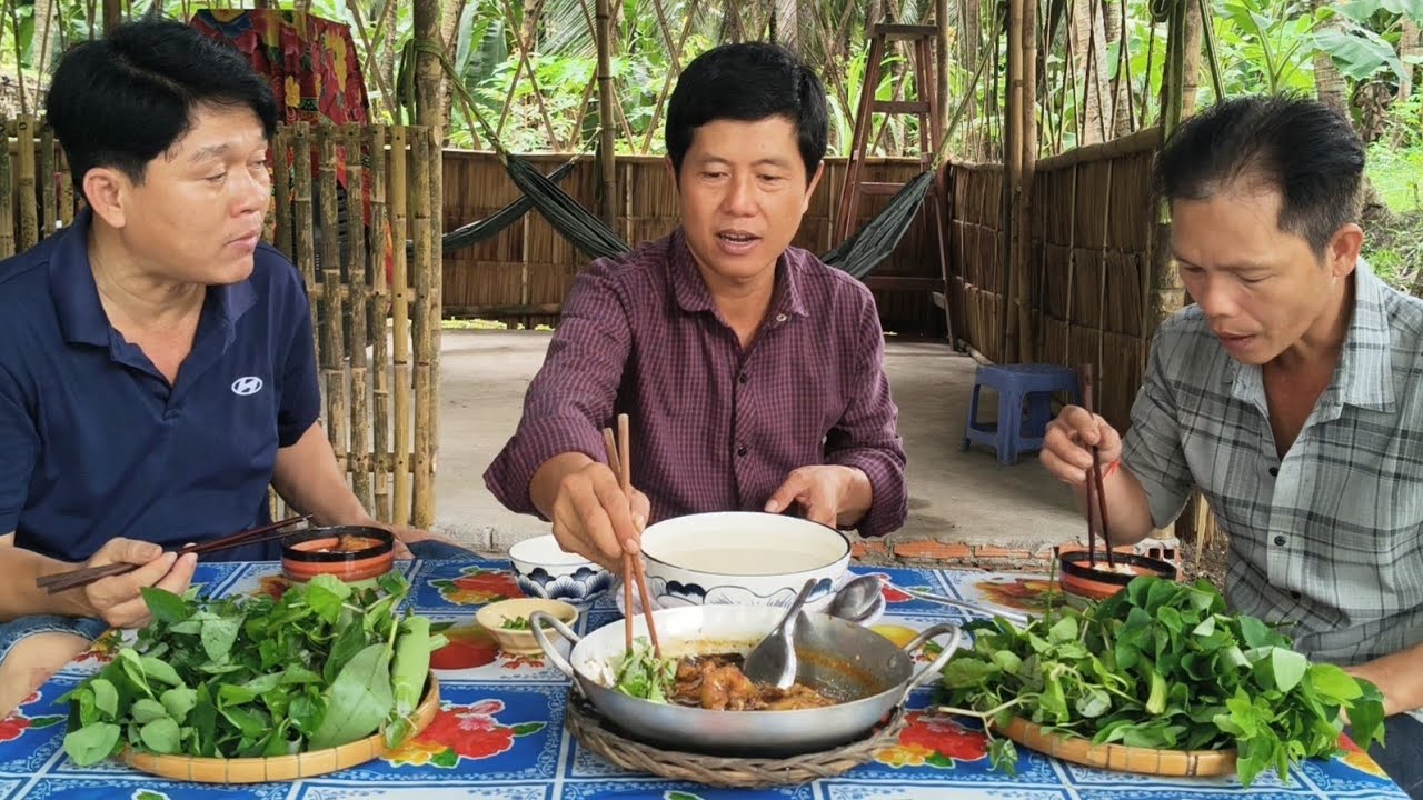 Phát Thèm với Chảo Cá Kho Dù Trời Mưa Bão Vẫn No Ấm Lòng | Kho Quẹt Vlog T74