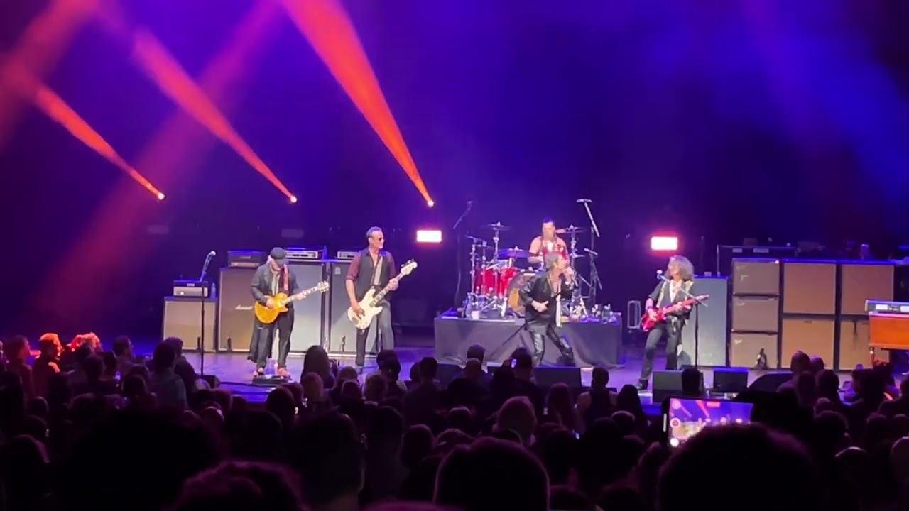 The Joe Perry Project ft. Brad Whitford - Last Child (Aerosmith) - Live in Boston 8/19/25