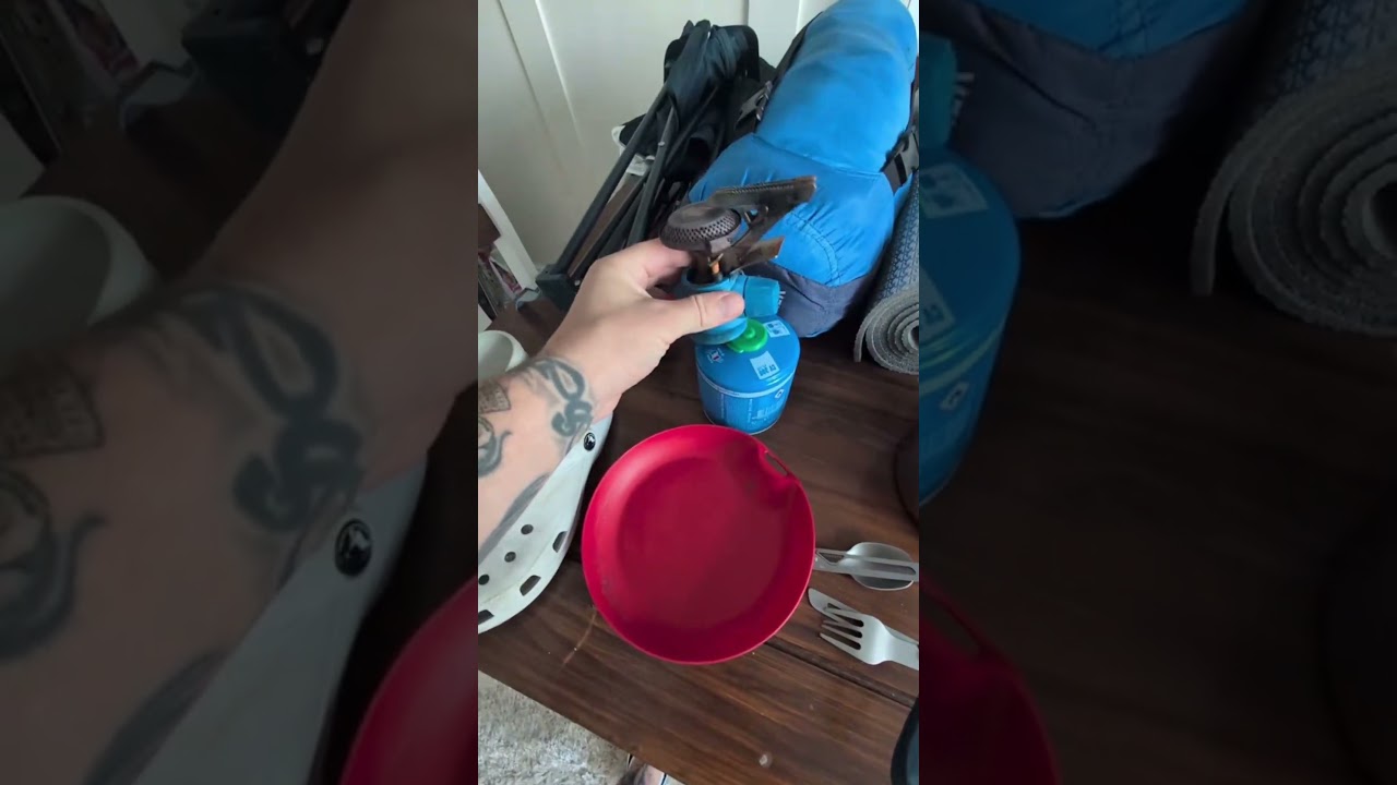 Everything I'm packing to hitchhitch across Europe 🌍