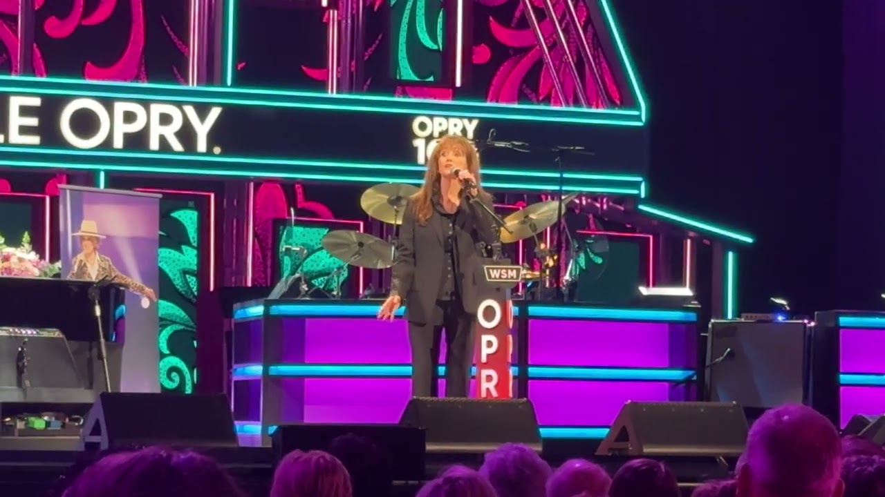 Jeannie Seely Memorial - Louise Mandrell