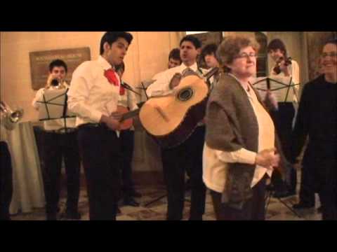 Mariachi de Brown "Tu solo tu"