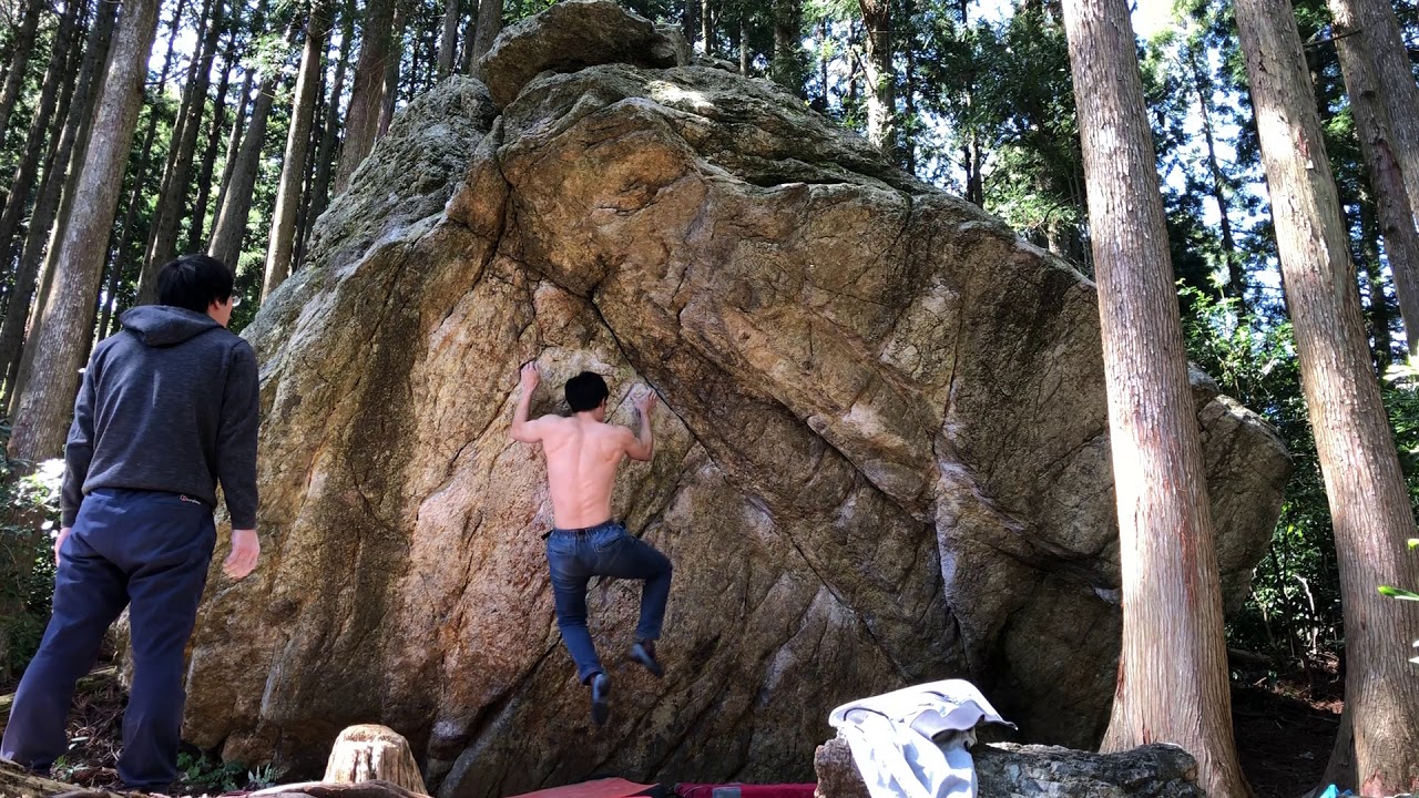 三重県 お受験 初段【クライミングチャンネル】外岩ボルダリングの動画・トポはクライミングチャンネル 【Climbing Areas and  Boulders in Japan】