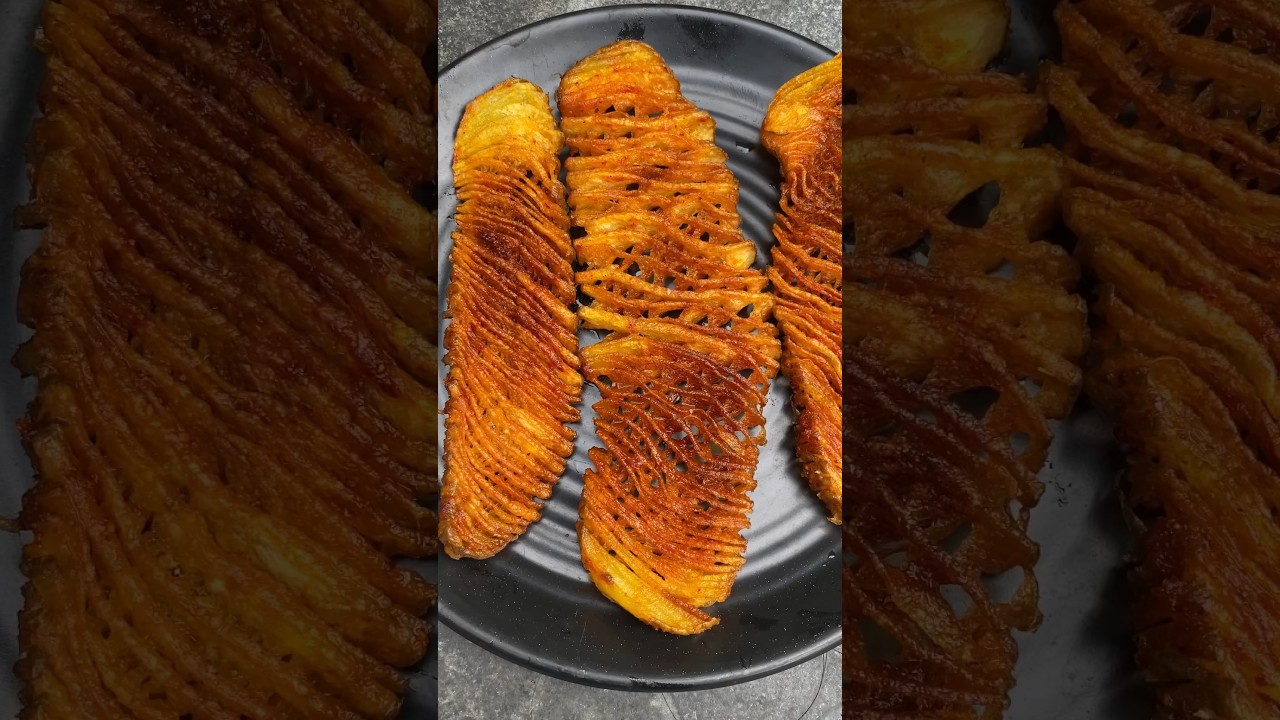 বাড়িতে Spiral Potato বানানোর সহজ পদ্ধতি 🥔 #shorts #trending #food #recipe #homemade #viralvideo
