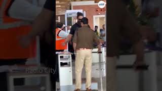 KGF Star Yash Grand Entry at the airport!
