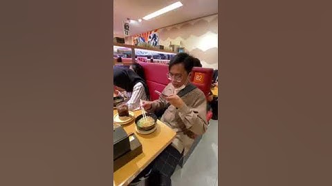 Makan Ramen Terkenal Di Osaka Jepang