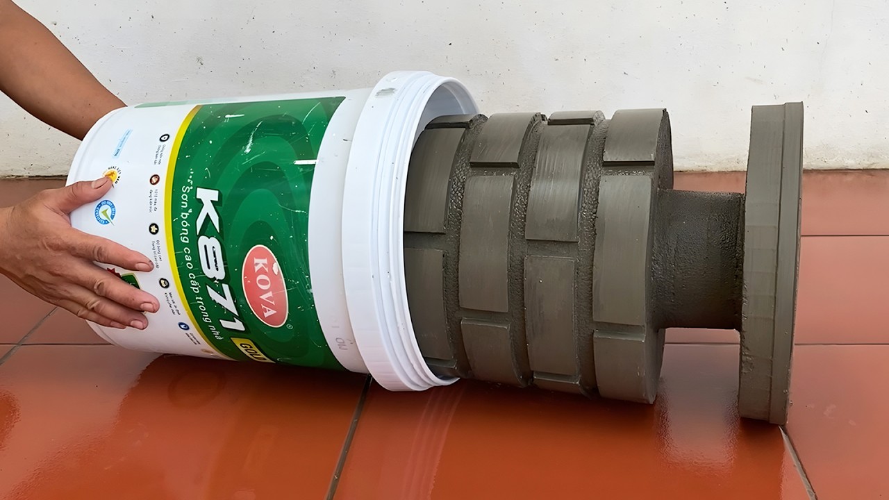 Unique Design And Skillful Craftsmanship Of Craftsman To Make Cement Flower Pots From Plastic Barrel