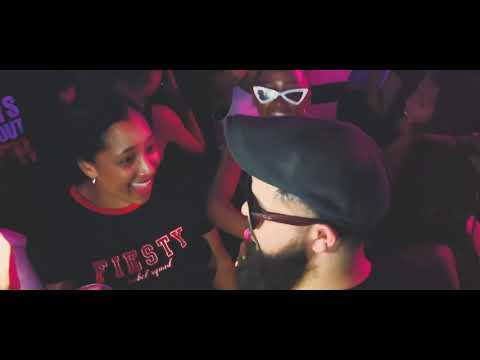 Meneer Cee Shuts Nicci Beach Down (Wie Se Kind Is Die & Sies Live Performance)
