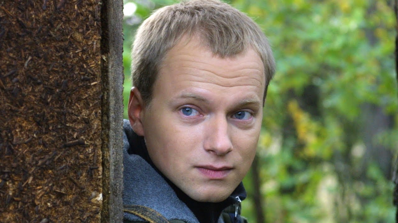 Glina - Sierotkę Marysię dławi kaczor - scena z odc. 7