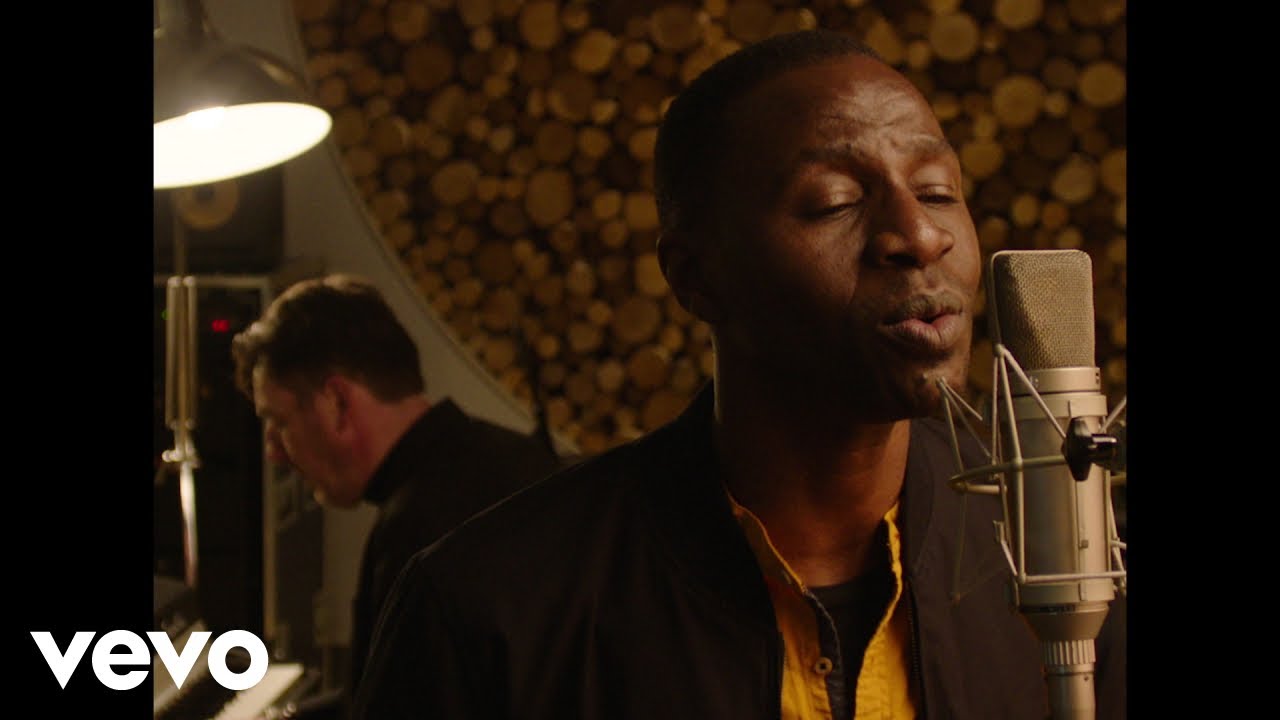 Lighthouse Family - Light On (Official Acoustic Version) Lighthouse Family - Light On (Official Acoustic Version)