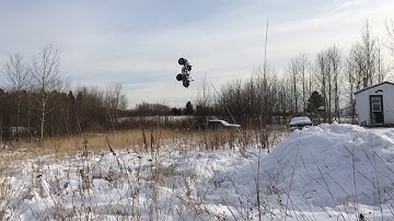 traxxas slash 2wd vs slash 4x4 (winter)