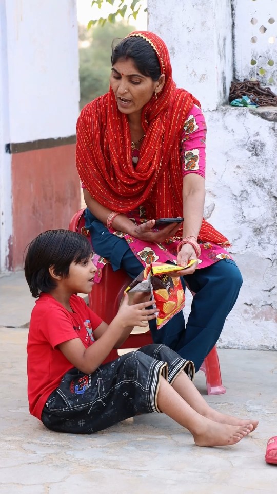 Mansi ko kurkure mil gaye #shorts #funny #trendingshorts