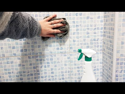 Video: Come pulire le piastrelle del bagno per farle brillare? Calcare e muffa nera in bagno: come sbarazzarsene