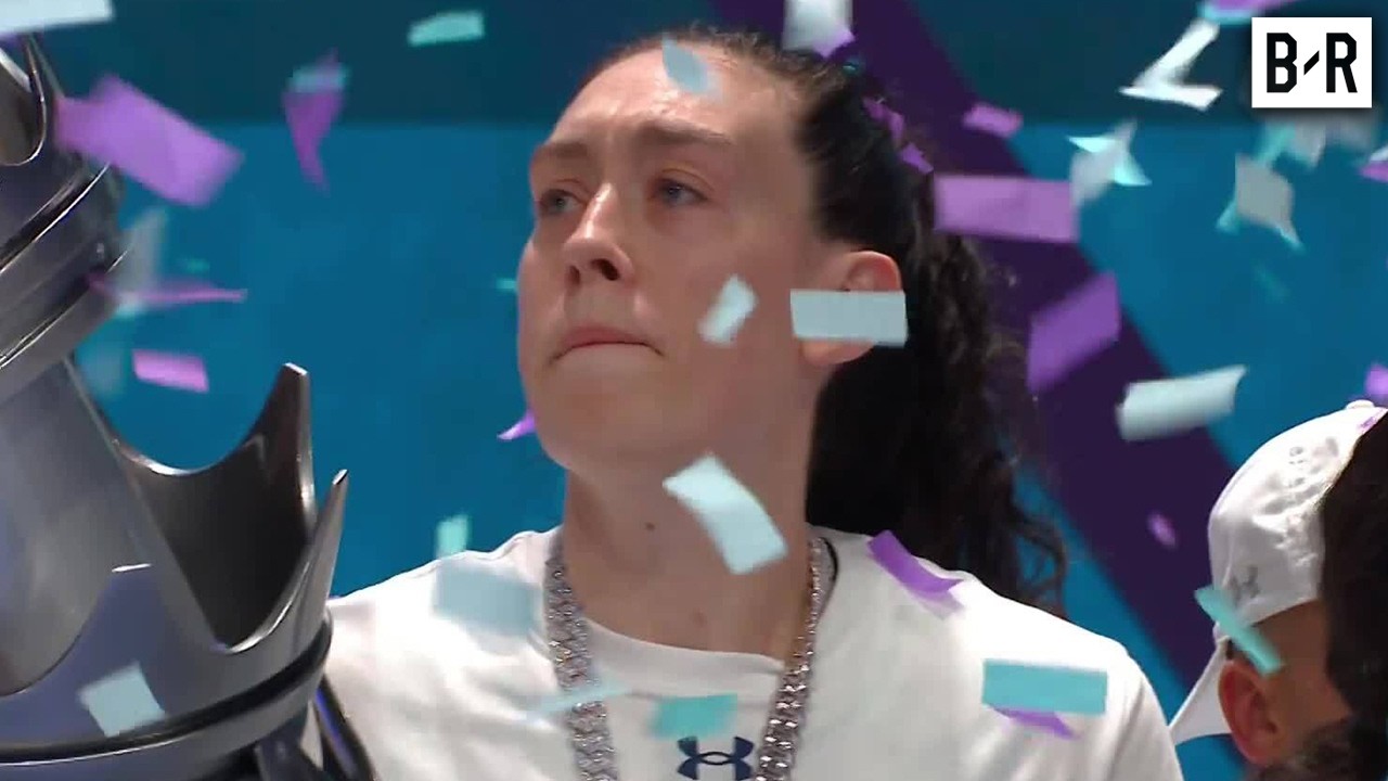 Mist Unrivaled 2026 Championship Trophy Presentation 🏆