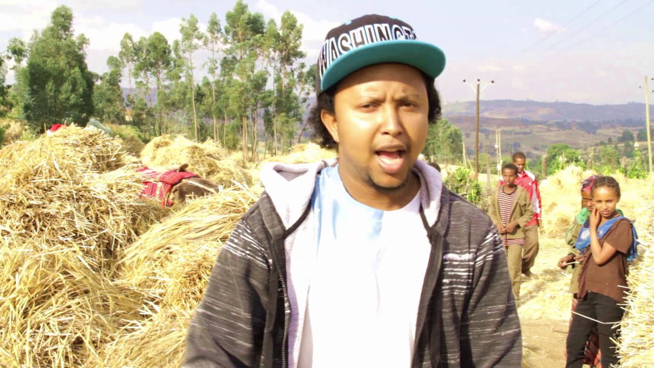 FRAOL DEBERE ft BERISA DEBEBE-(KOTTU HINGALLAA 2015 NEW OROMO CLIP)