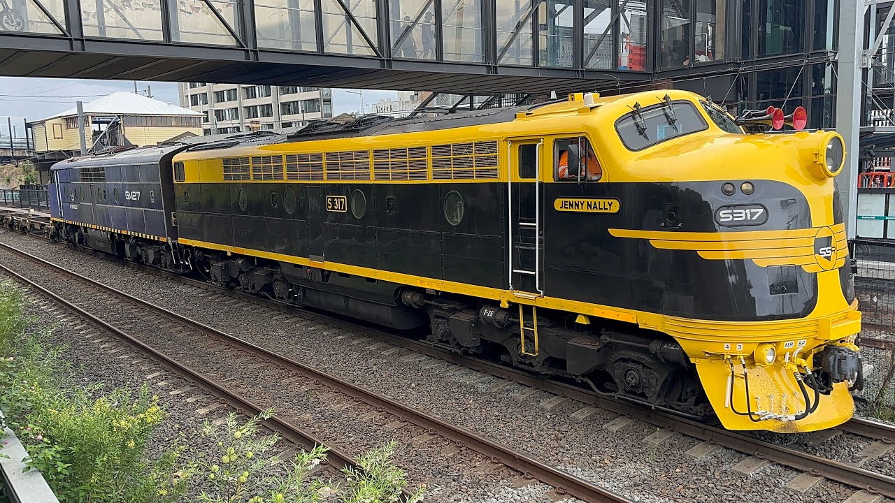 15/2/26 - SSR T277 passing Dulwich Hill with S317 and GM27 - YouTube