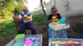 Entrega de donación a don Teo y doña Santos/ El día más feliz de los abuelitos Así lo recibieron