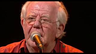 Vignette de la vidéo "Dublin in the Rare Old Times - The Dubliners & Paddy Reilly | 40 Years: Live from The Gaiety (2003)"