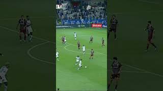Kaiki Bruno testa Fábio com chute de longe e obriga goleiro a defender no chão #brasileirão2026
