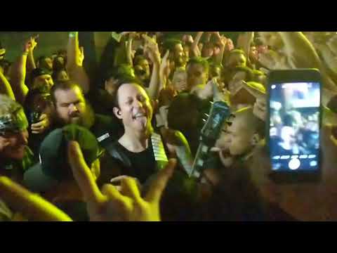 You'll never believe what happened when this metal frontman got in the pit | Matthew Kiichi Heafy