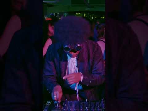 Swami Sound knew just how to score this one