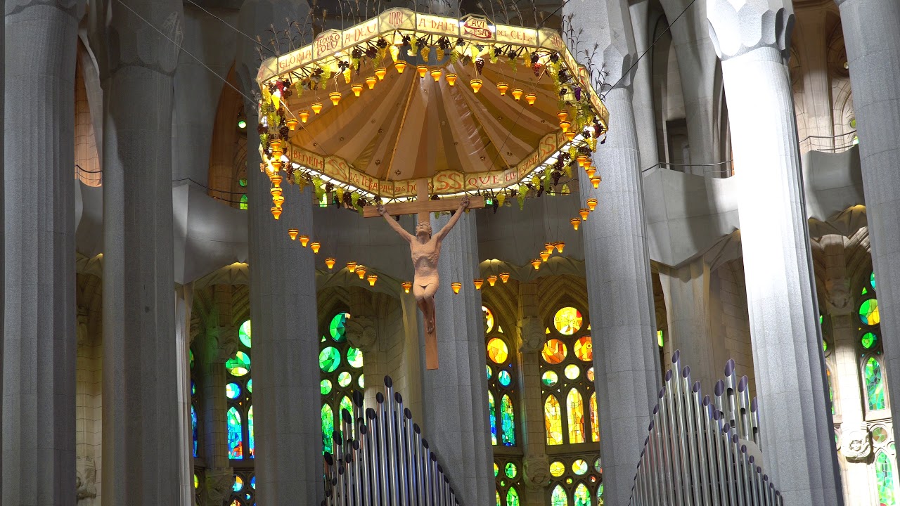 サグラダ ファミリアの内部の様子 Inside Of Sagrada Familia Youtube
