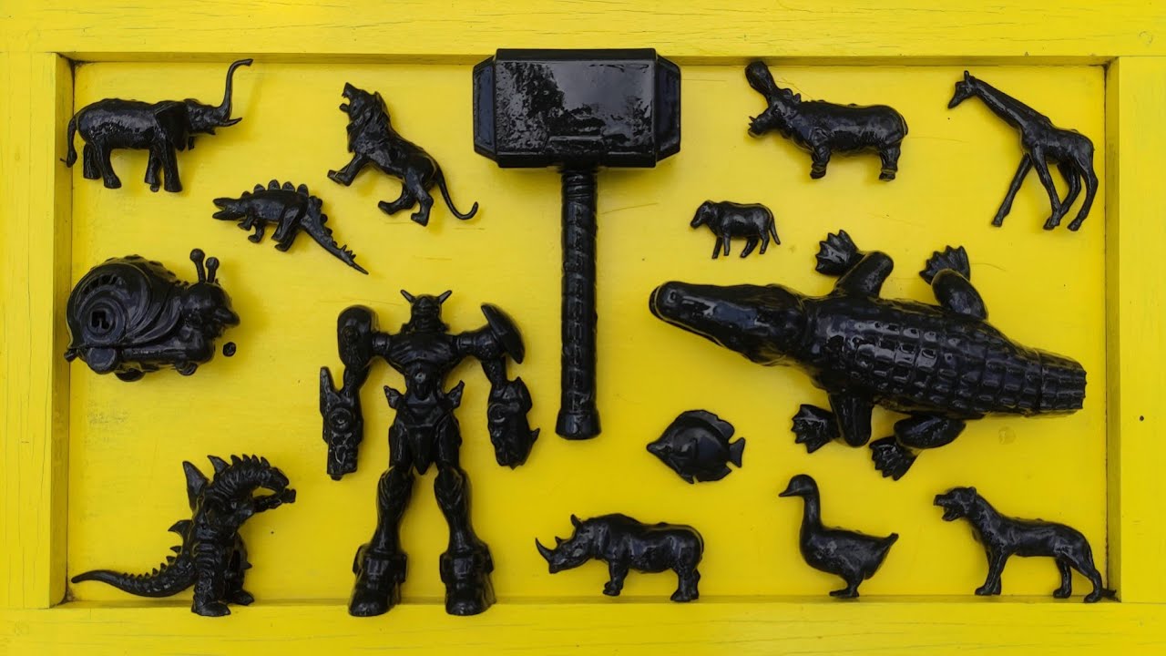 Membersihkan hewan sapi, bebek, angsa, ayam, gajah, simpanse, singa, unta, buaya, kangguru