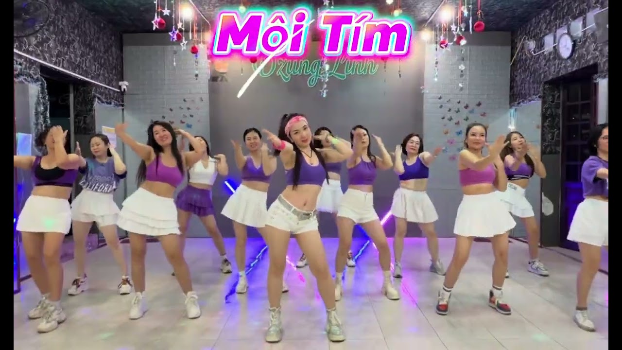 Môi Tím#xuhuongyoutube #dance #dzunglinhdance #zumba #nhachaymoingay 