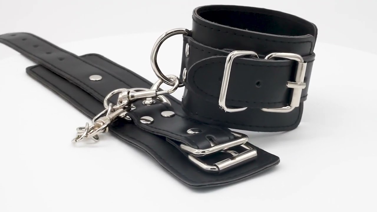 Fine Sport BDSM Sex Bound Leather Handcuffs | Restraints & Handcuffs YDK8010 shorts