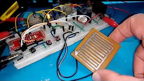 Telhado Retrátil com Sensor de Chuva e LDR.