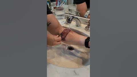 Como cuidar un tatuaje recien hecho?