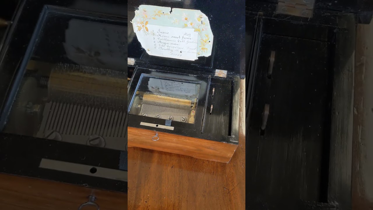 Late 19th Century Swiss Music Box Playing Six Airs