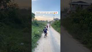Sandal putus akibat rem sepeda😱‼️#minivlog #bolang #petualagan #villagekidslife #survival #bermain