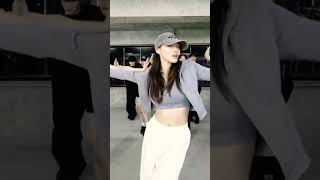 CHUNG HA - “ ALGORITHM “ DANCE PRACTICE MIRRORED #kpop #kpopchoreo #dancepractice #dance #shorts