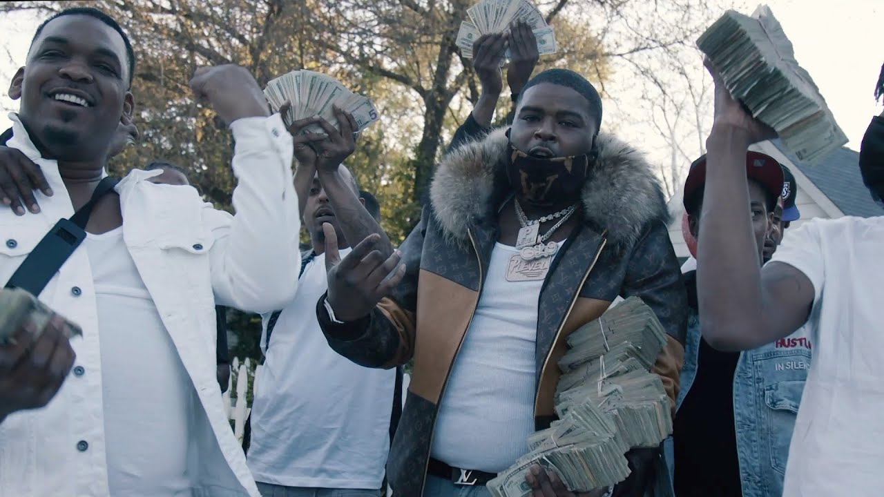 Plevel Glo - Village (Official Video) auf YouTube ansehen Plevel Glo - Village (Official Video) auf YouTube ansehen