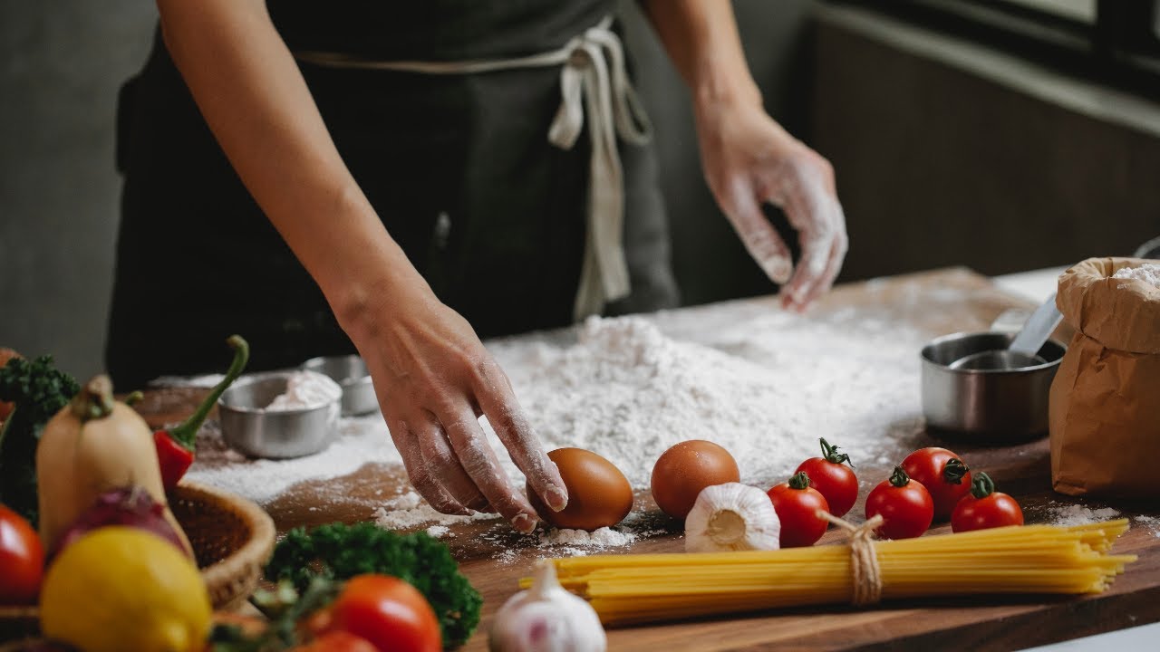 Mastering the Art of Perfect Spaghetti & Crafting Divine Breadsticks YouTube