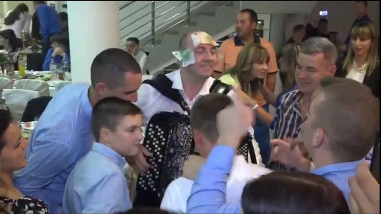 Jabucanac svira na Tijaninom 18.rodjendanu