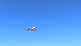 Qantas 737 From Sydney