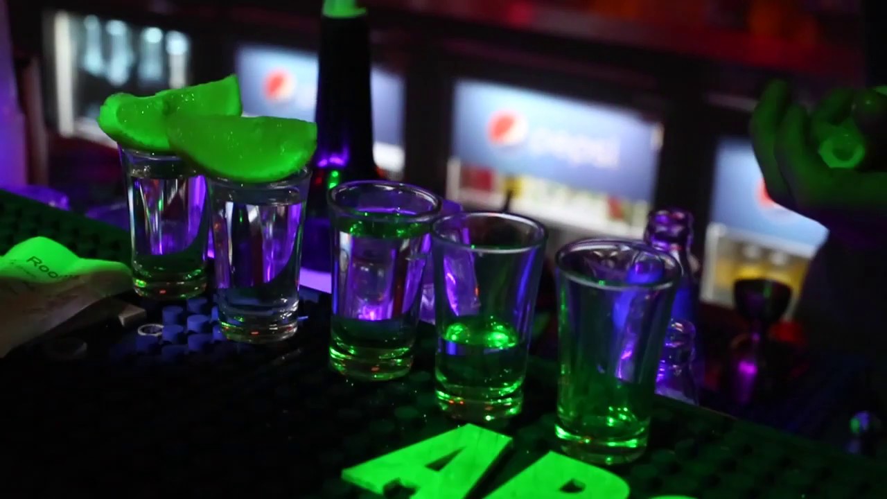 "Blue Bird" Karaoke Club Advertising YouTube