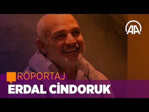 Oyuncu Erdal Cindoruk: Envai çeşit rolü denemek, oynamak, başarmak gibi bir derdimiz var