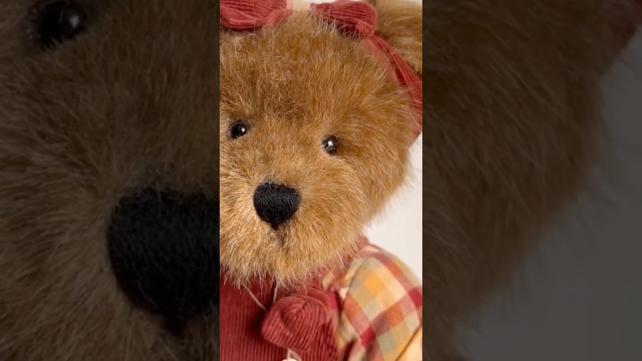 Vintage Penelope P Punkinbeary of TJs Best Dressed Collection 2002 Boyds Bear Collectible 