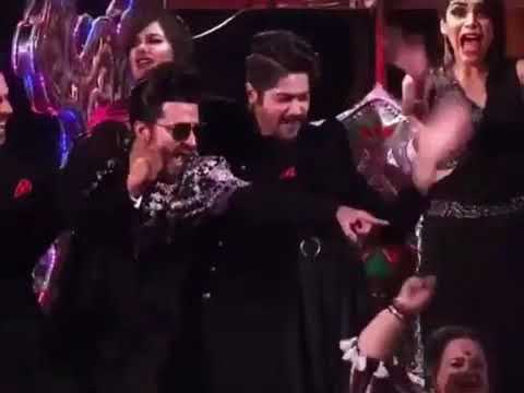 رقص ابطال مسلسل حياة قلبي على المسرح 