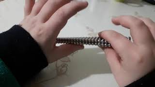 Să Faci Un Cub Mic Din Bile Magnetice.